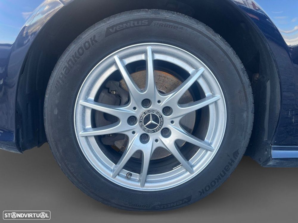 Mercedes-Benz CLA 180 d Shooting Brake AMG Line - 14