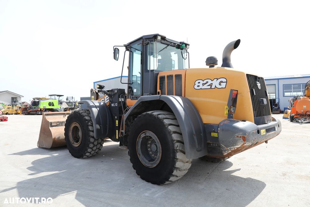 Case 821 G - 5