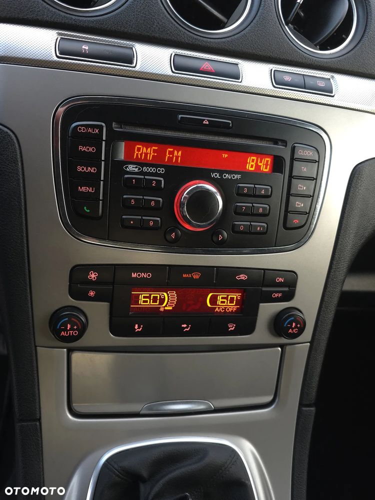 Ford Galaxy 2.0 Business Edition - 12