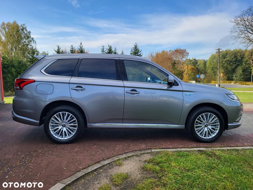 Mitsubishi Outlander 2.4 4WD Diamant+ - 4