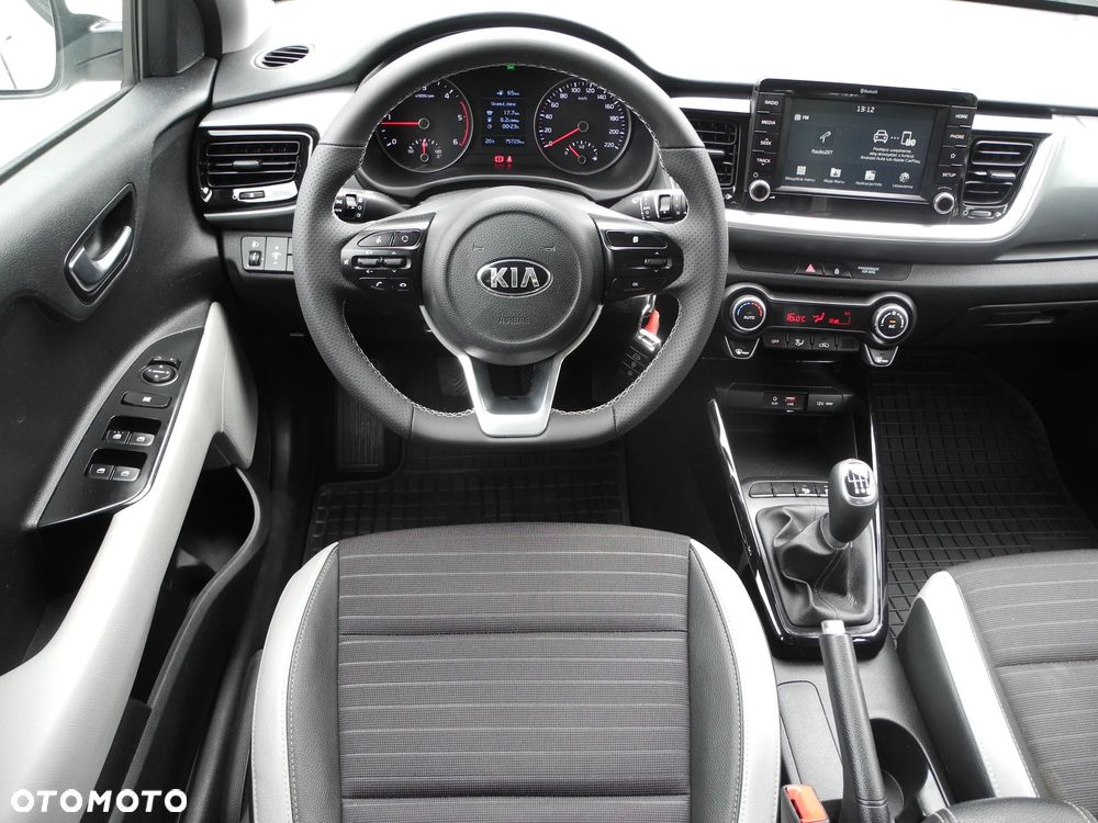 Kia Stonic - 8