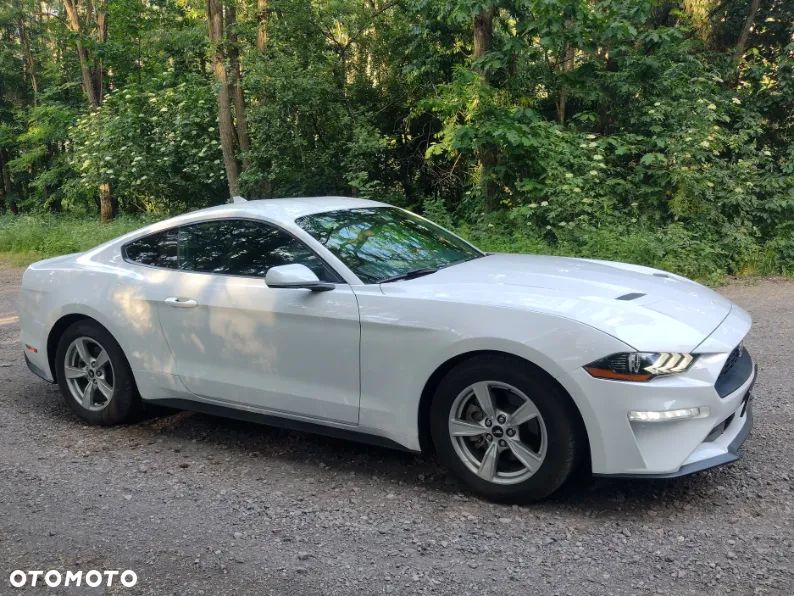 Ford Mustang - 3