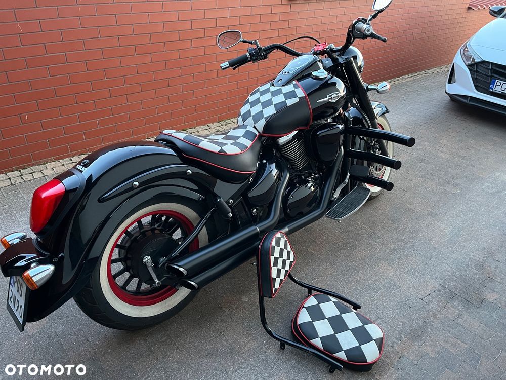 Suzuki Intruder - 2
