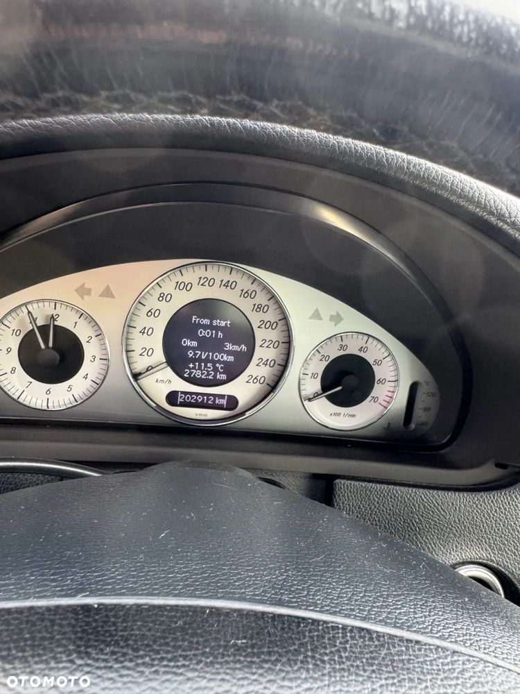 Mercedes-Benz CLK - 12