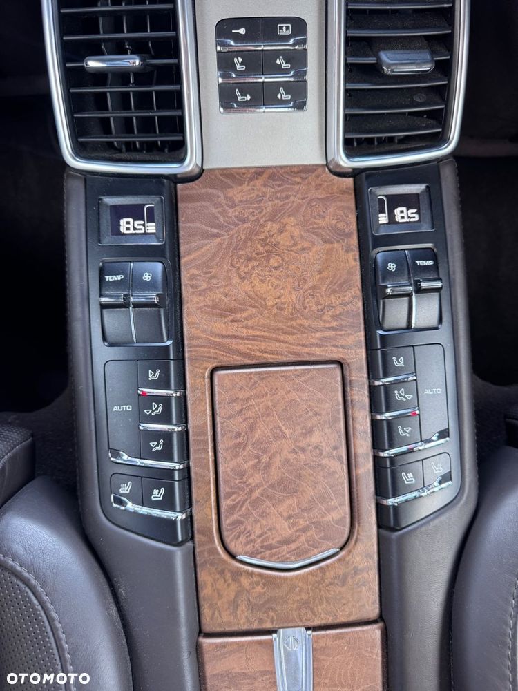 Porsche Panamera - 19