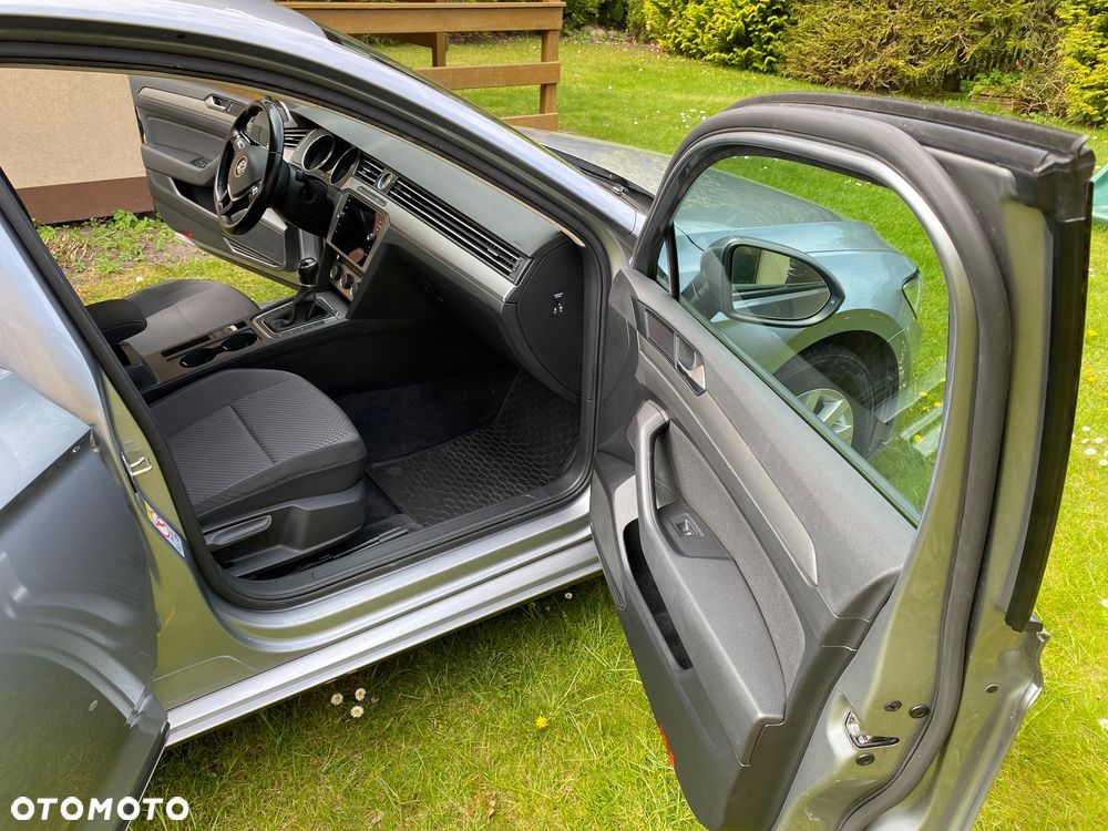 Volkswagen Passat 1.6 TDI BMT Trendline - 13