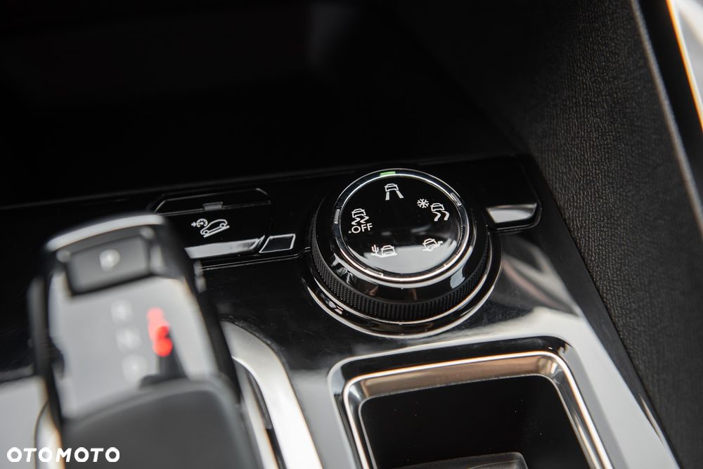 Peugeot 3008 PureTech 130 Stop & Start GPF EAT8 Active Business-Paket - 26