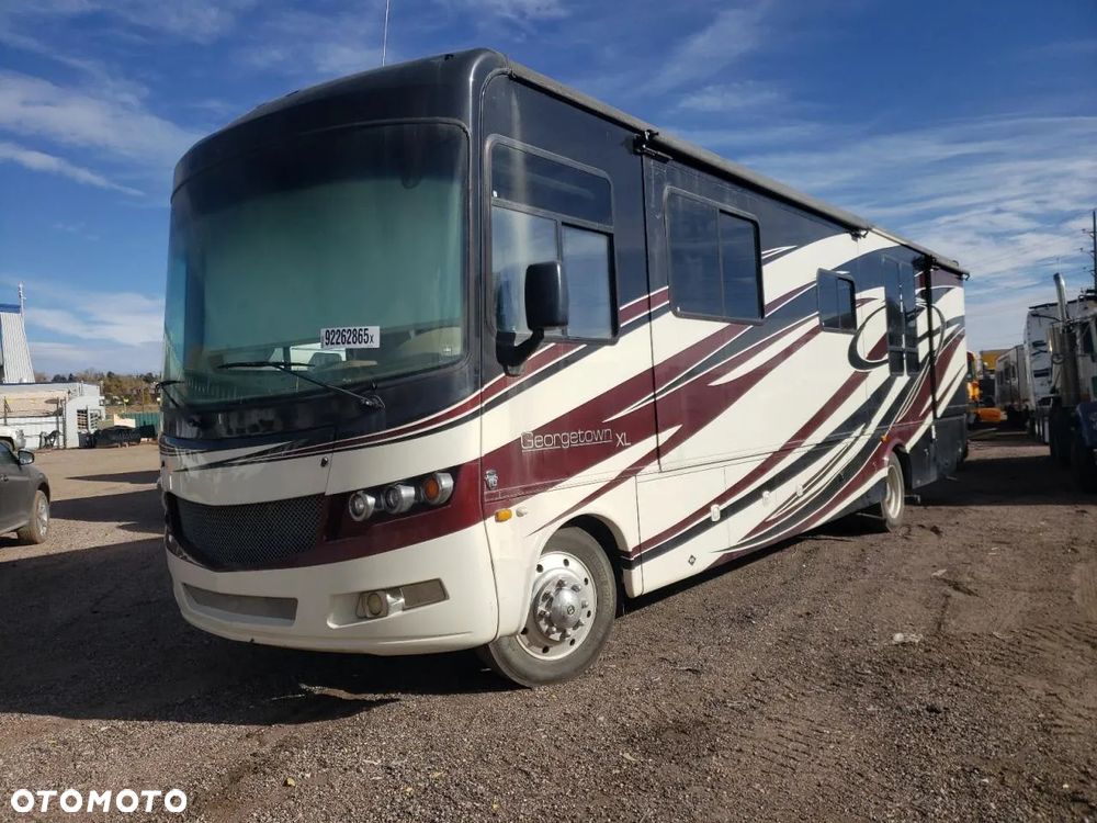 Ford Sunseeker E-450 Cutaway - 12