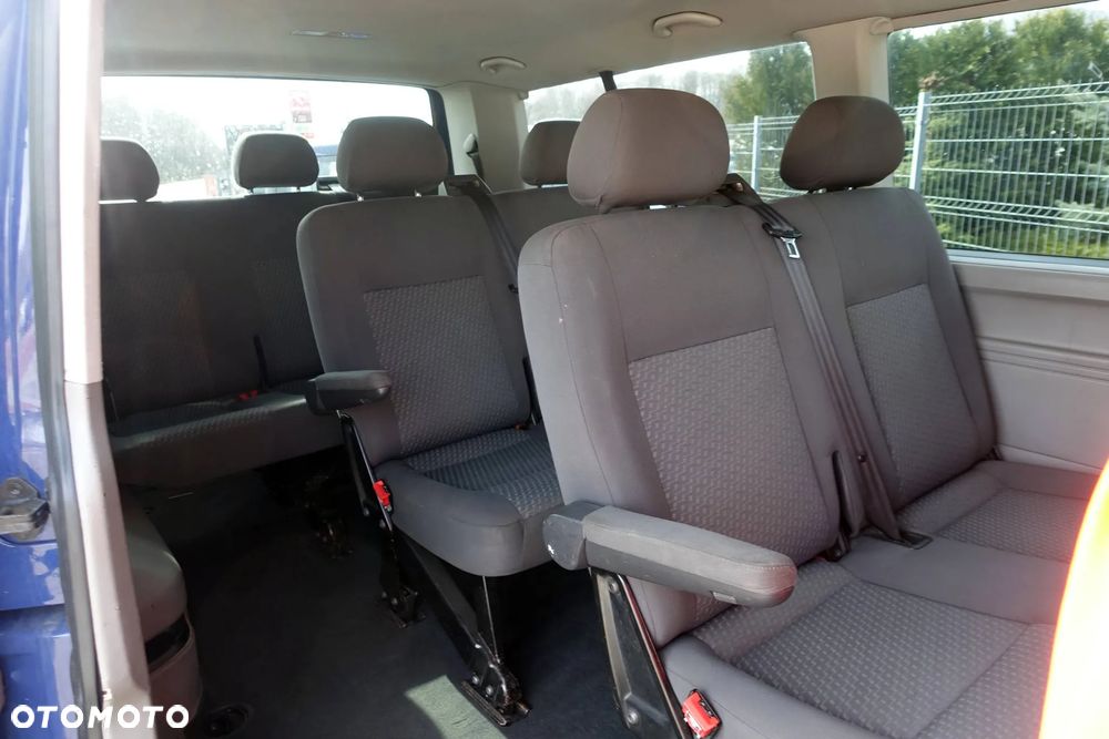 Volkswagen Caravelle - 13