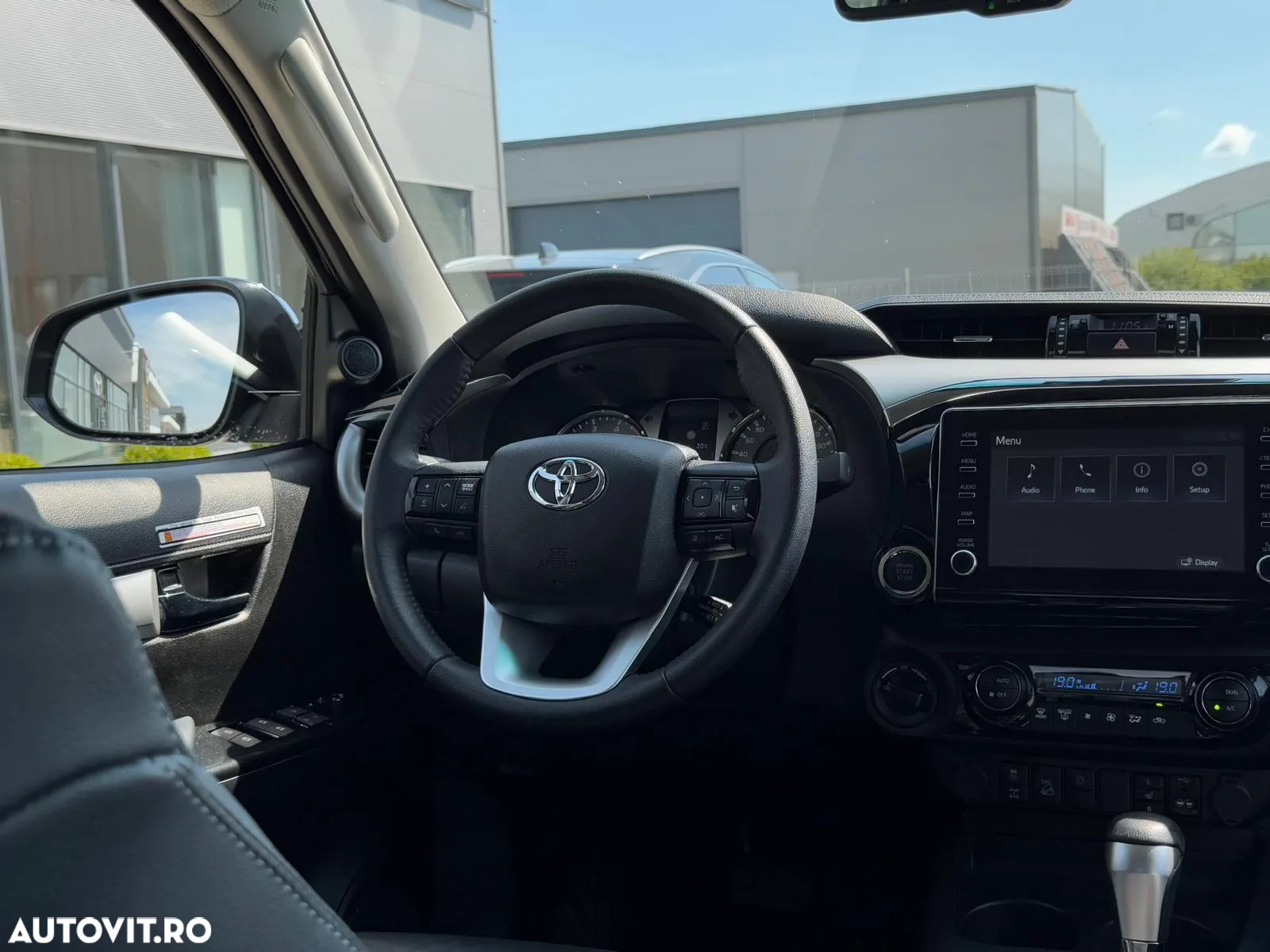 Toyota Hilux 2.4D 150CP 4x4 Double Cab AT Executive - 26