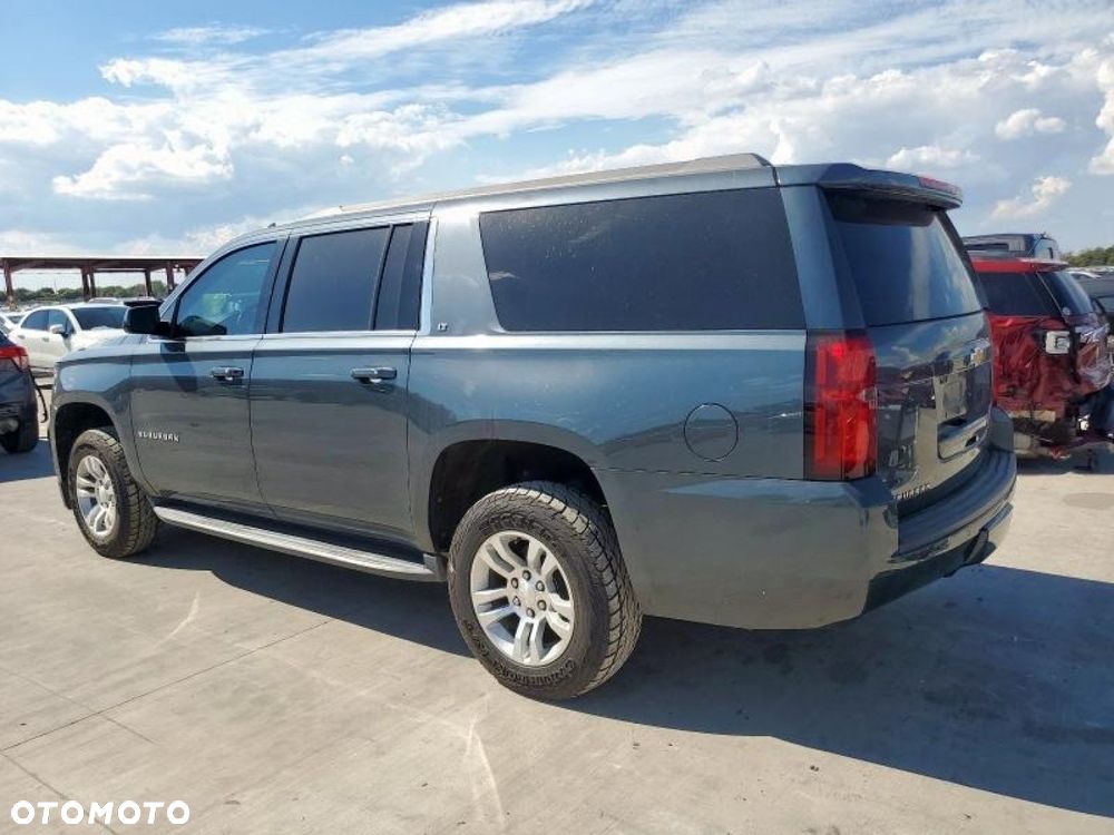 Chevrolet Suburban - 4