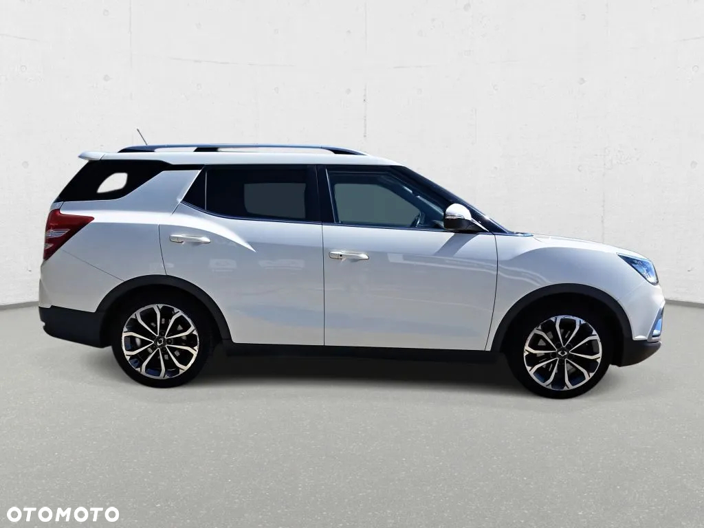 SsangYong/KGM XLV - 4