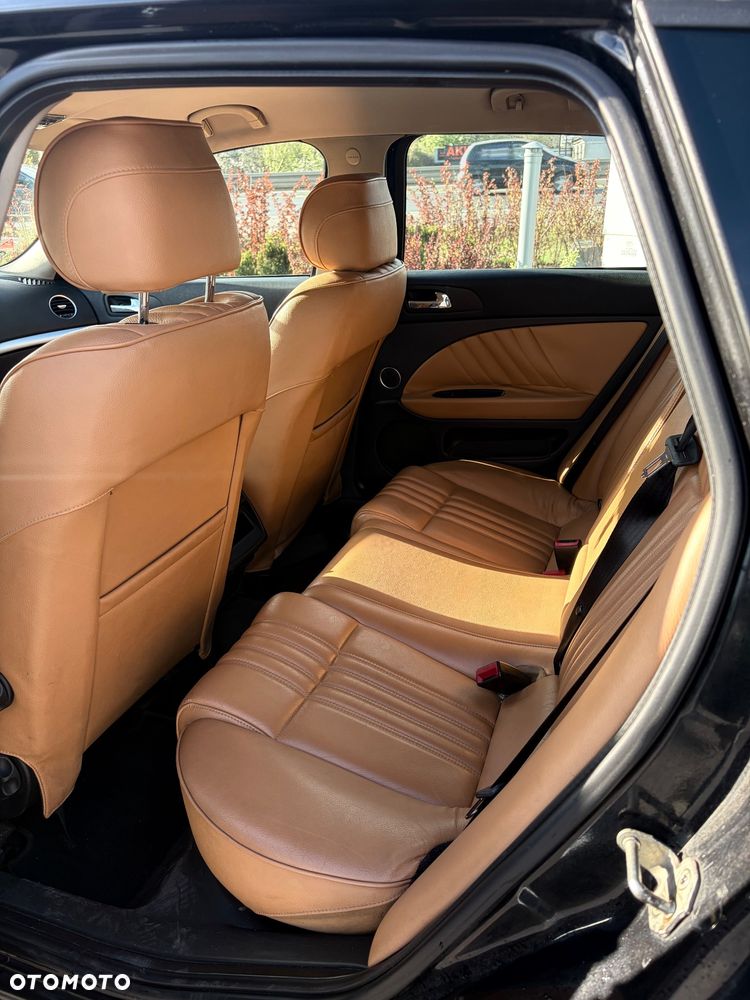 Alfa Romeo 159 2.4 JTDM 20V DPF Automatik - 8