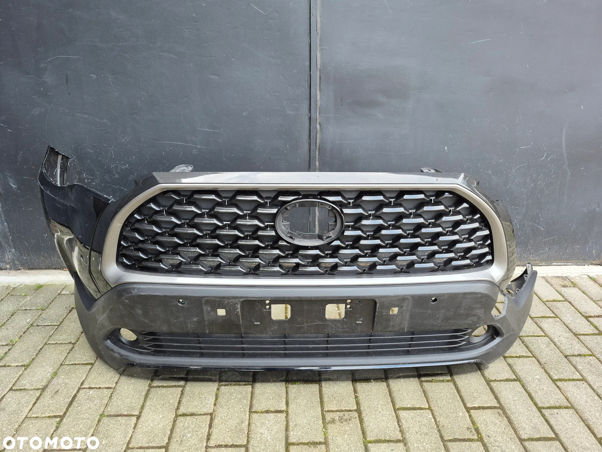 Toyota Corolla Cross 22- Zderzak przód przedni PDC oryginalny - 2