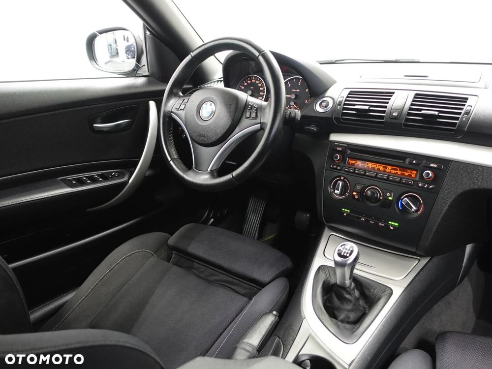 BMW Seria 1 - 25