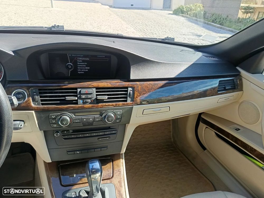 BMW 320 d Cabrio Intense Auto - 11