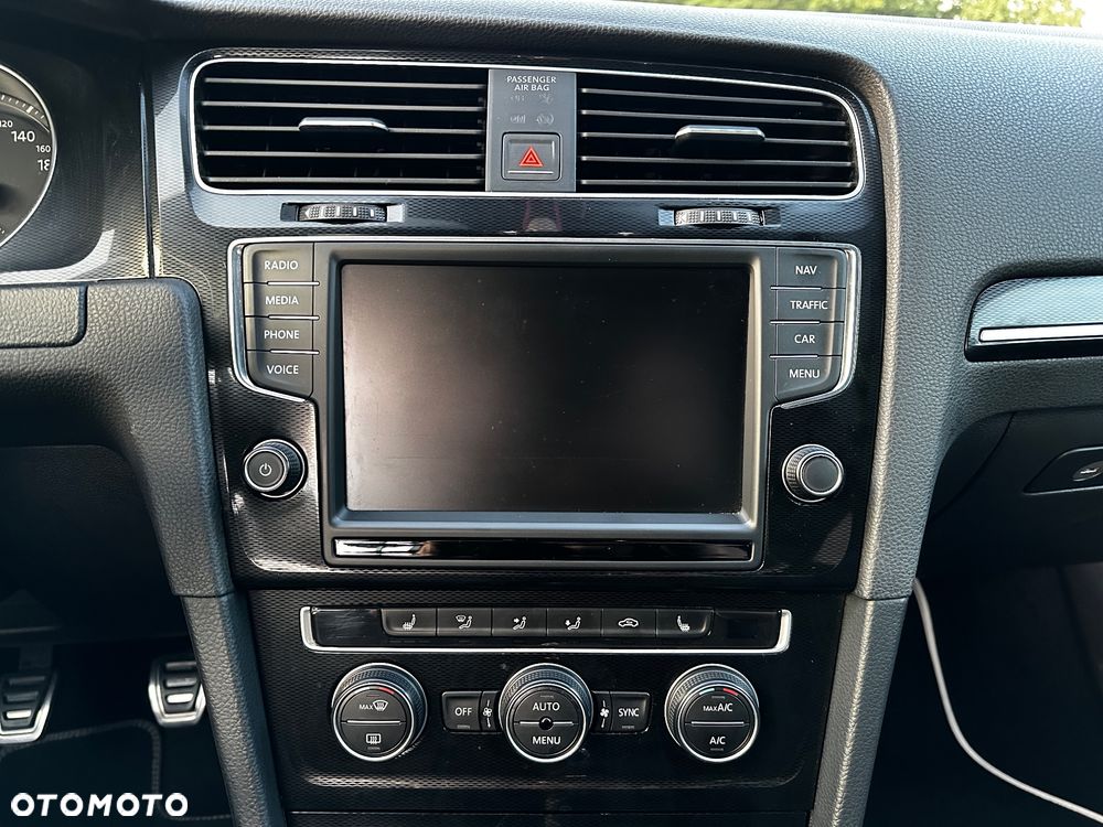 Volkswagen Golf - 20