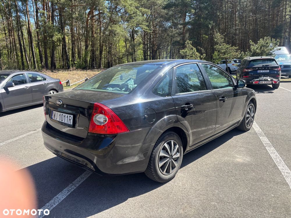 Ford Focus 1.6 Trend + - 7