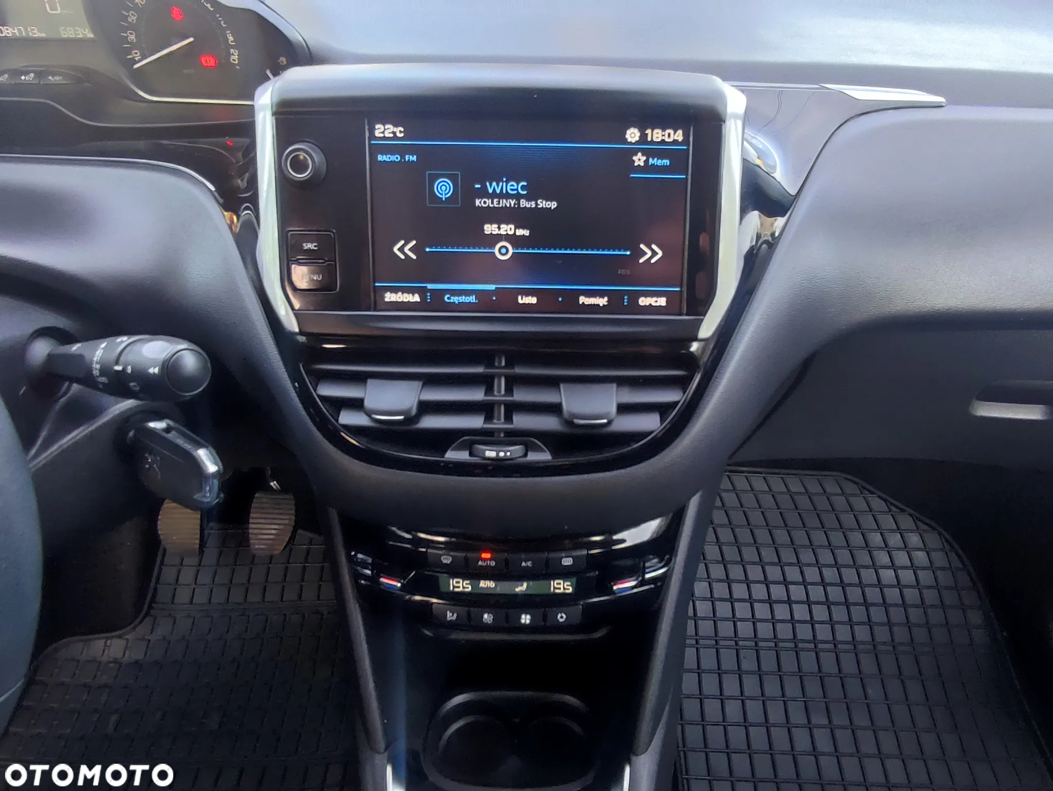Peugeot 208 - 28