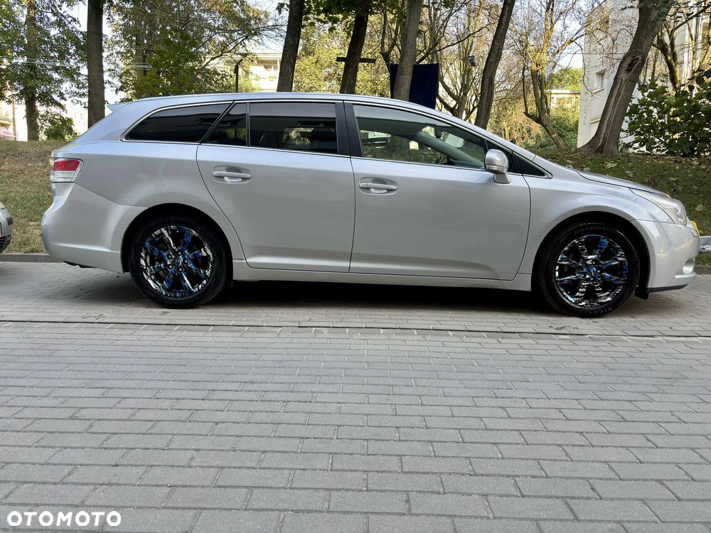 Toyota Avensis 2.0 Sol - 1