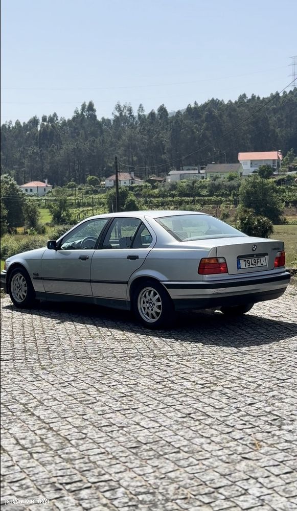 BMW 318 iS - 5