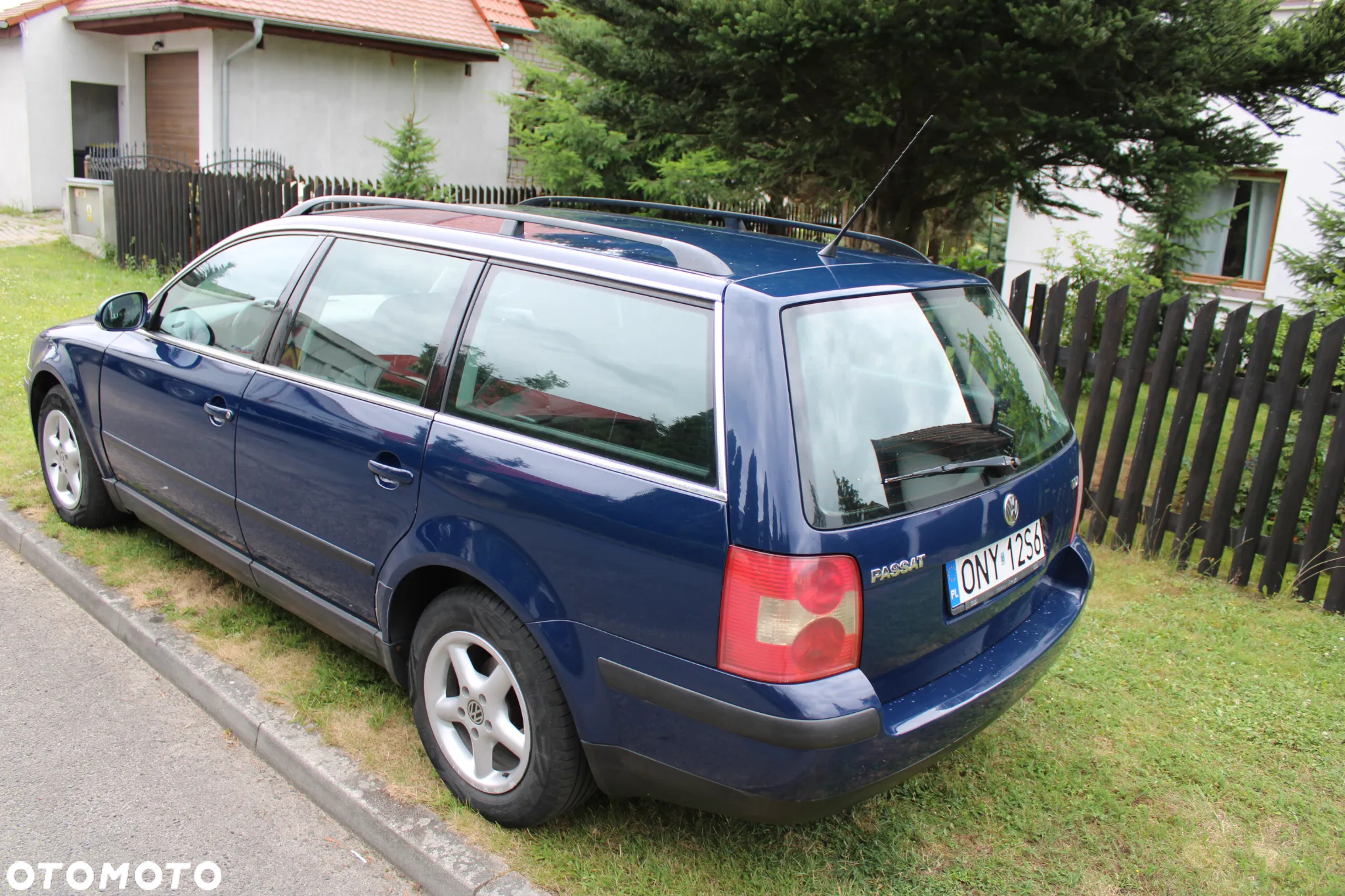 Volkswagen Passat 1.9 TDI Basis - 4