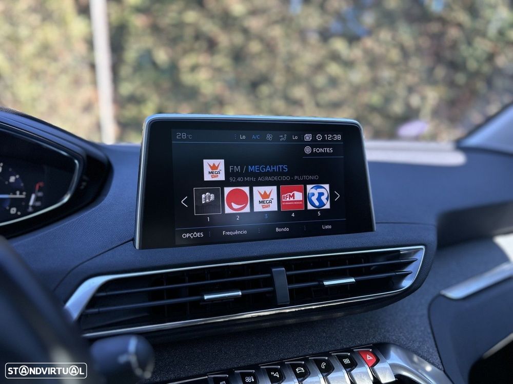 Peugeot 3008 1.2 PureTech Allure EAT8 - 9