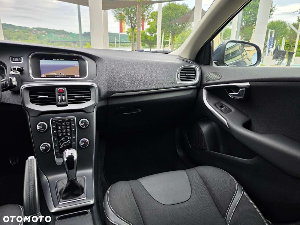 Volvo V40 - 26