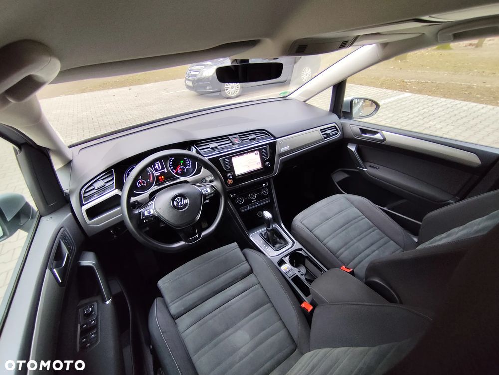 Volkswagen Touran 2.0 TDI SCR DSG Highline - 33