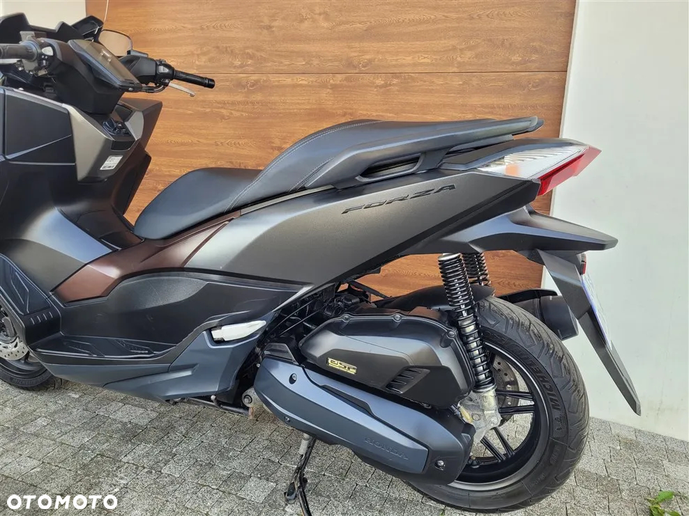 Honda NSS - 27