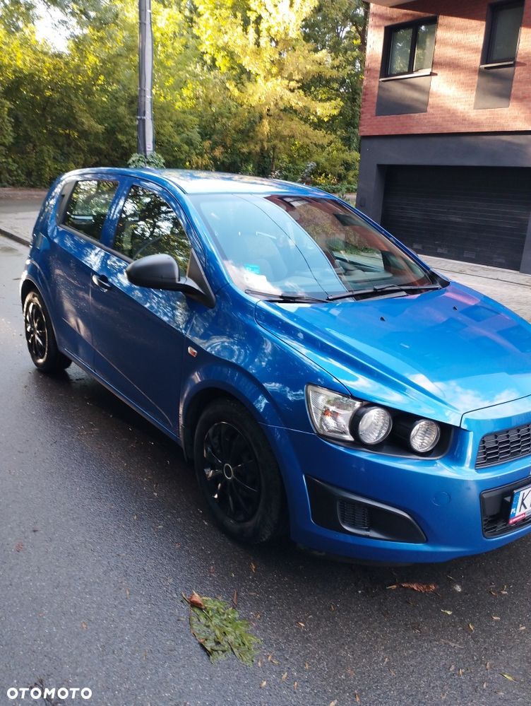 Chevrolet Aveo - 4