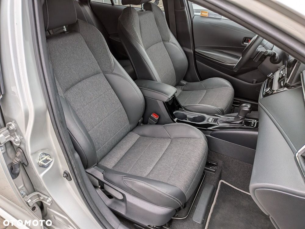 Toyota Corolla 2.0 Hybrid Style - 34