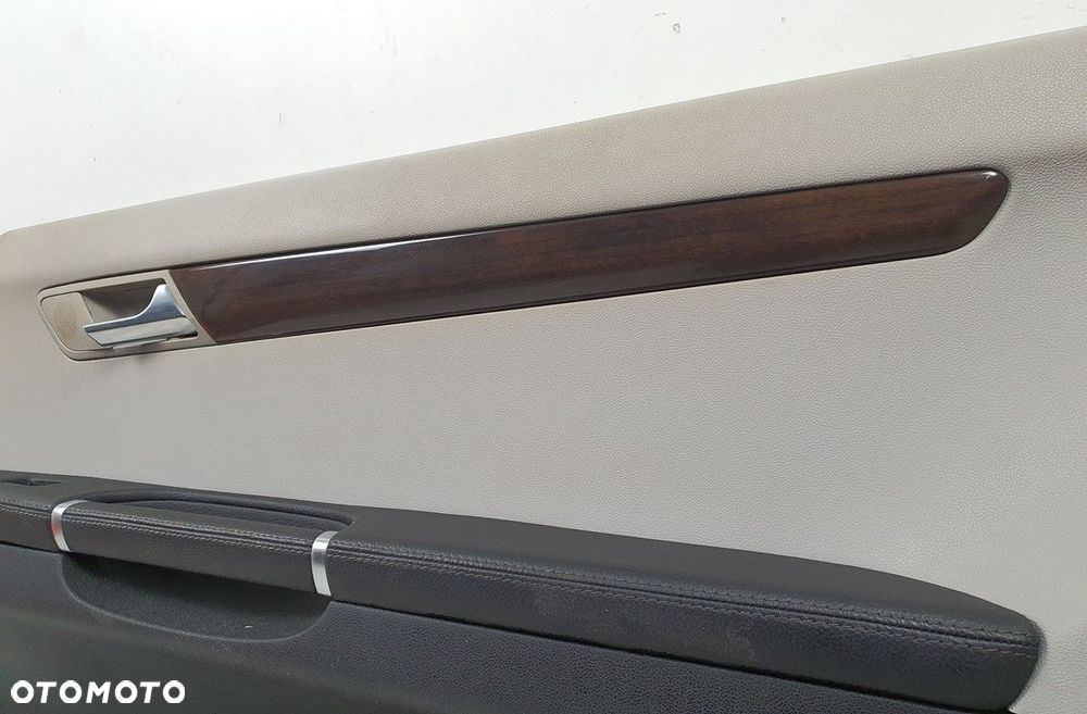 TAPICERKA BOCZEK PRAWY TYŁ MERCEDES R LIFT W251 - 2