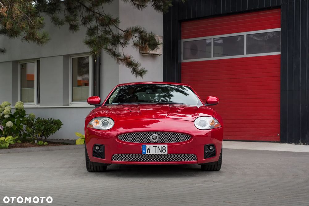 Jaguar XK XKR Coupe - 8