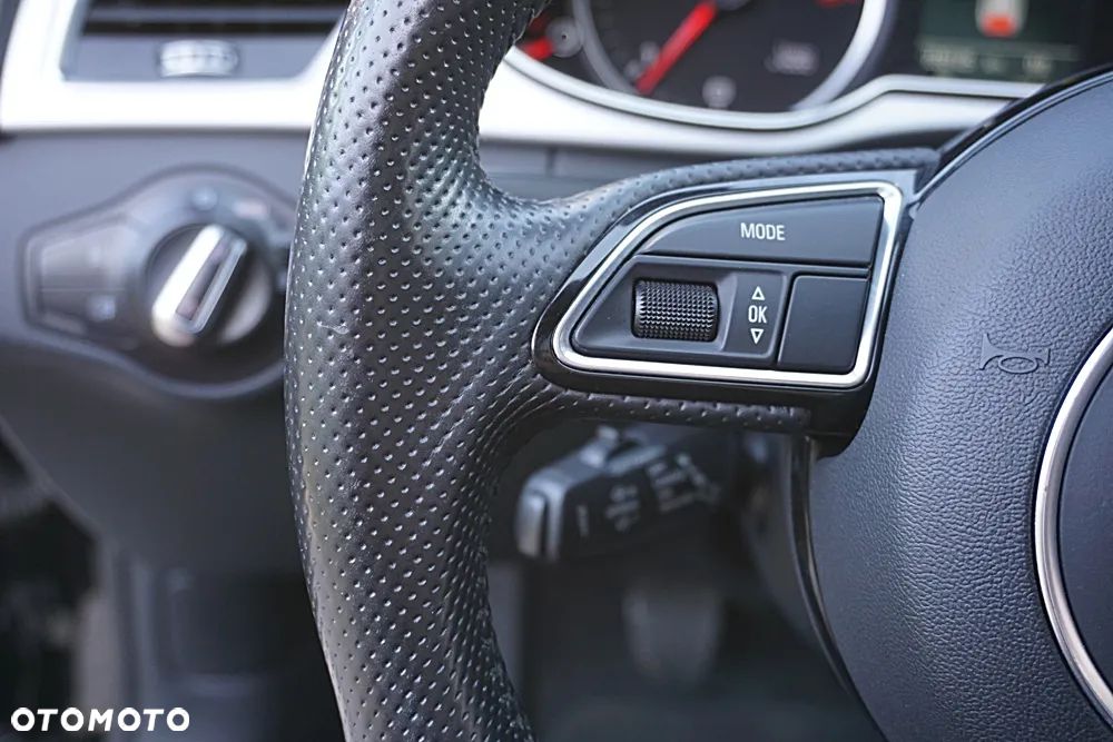 Audi A4 Avant 2.0 TDI DPF clean diesel S line Sportpaket - 26