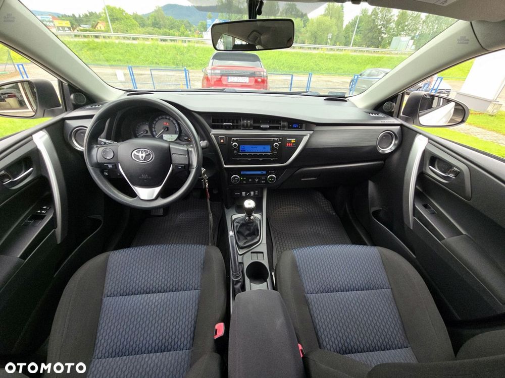 Toyota Auris - 10