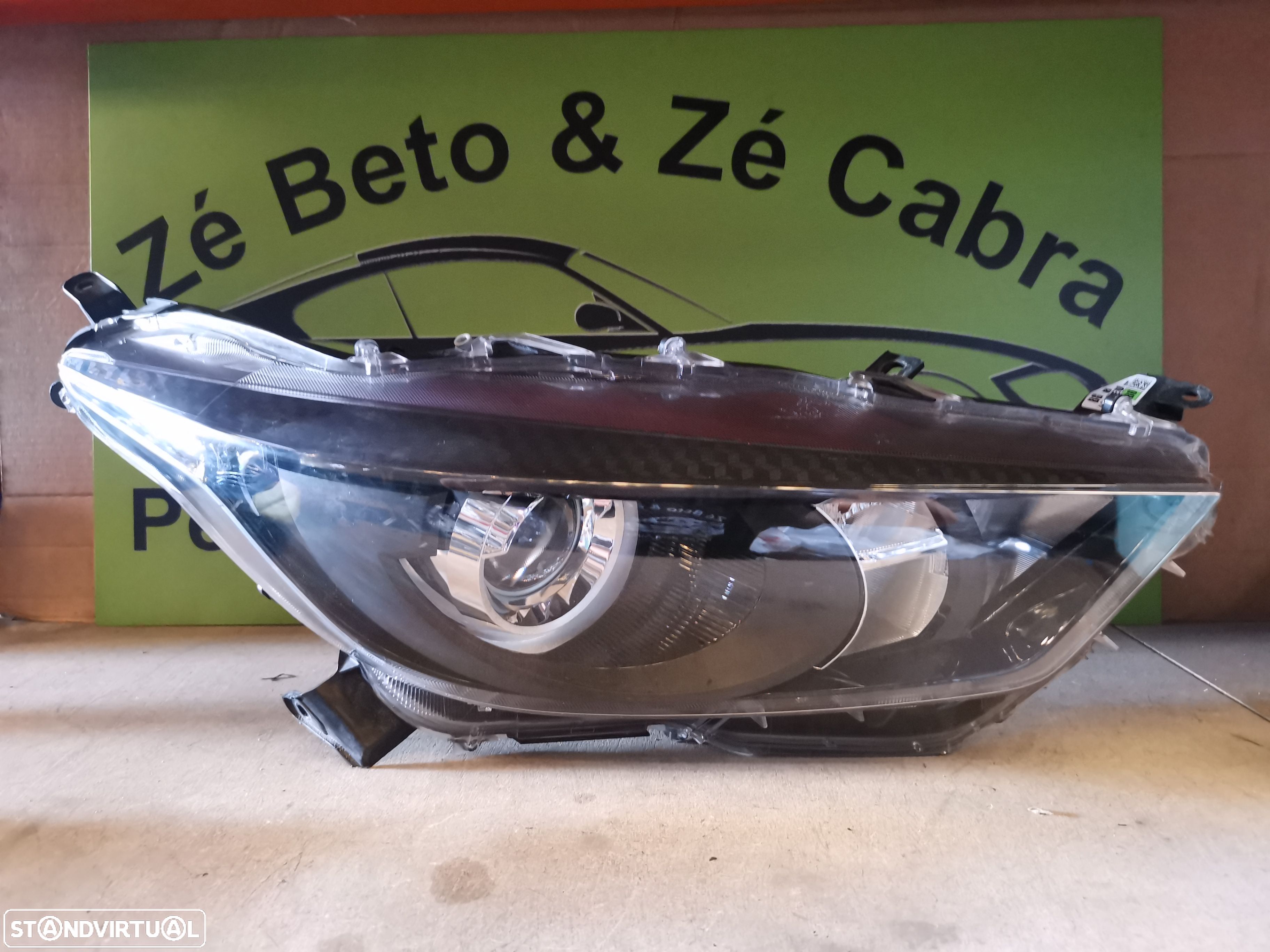 TOYOTA YARIS P21 FAROL DIREITO - FF421 - 1