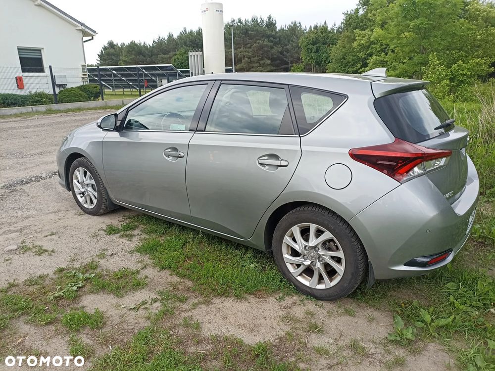 Toyota Auris 1.6 Premium - 7