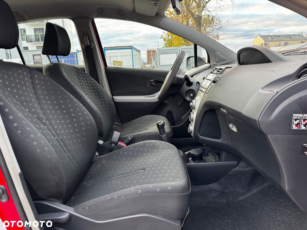 Toyota Yaris 1.3 Luna - 12