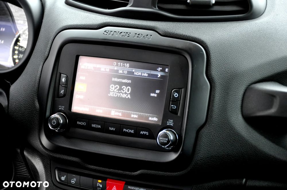 Jeep Renegade 1.4 MultiAir Night Eagle - 29