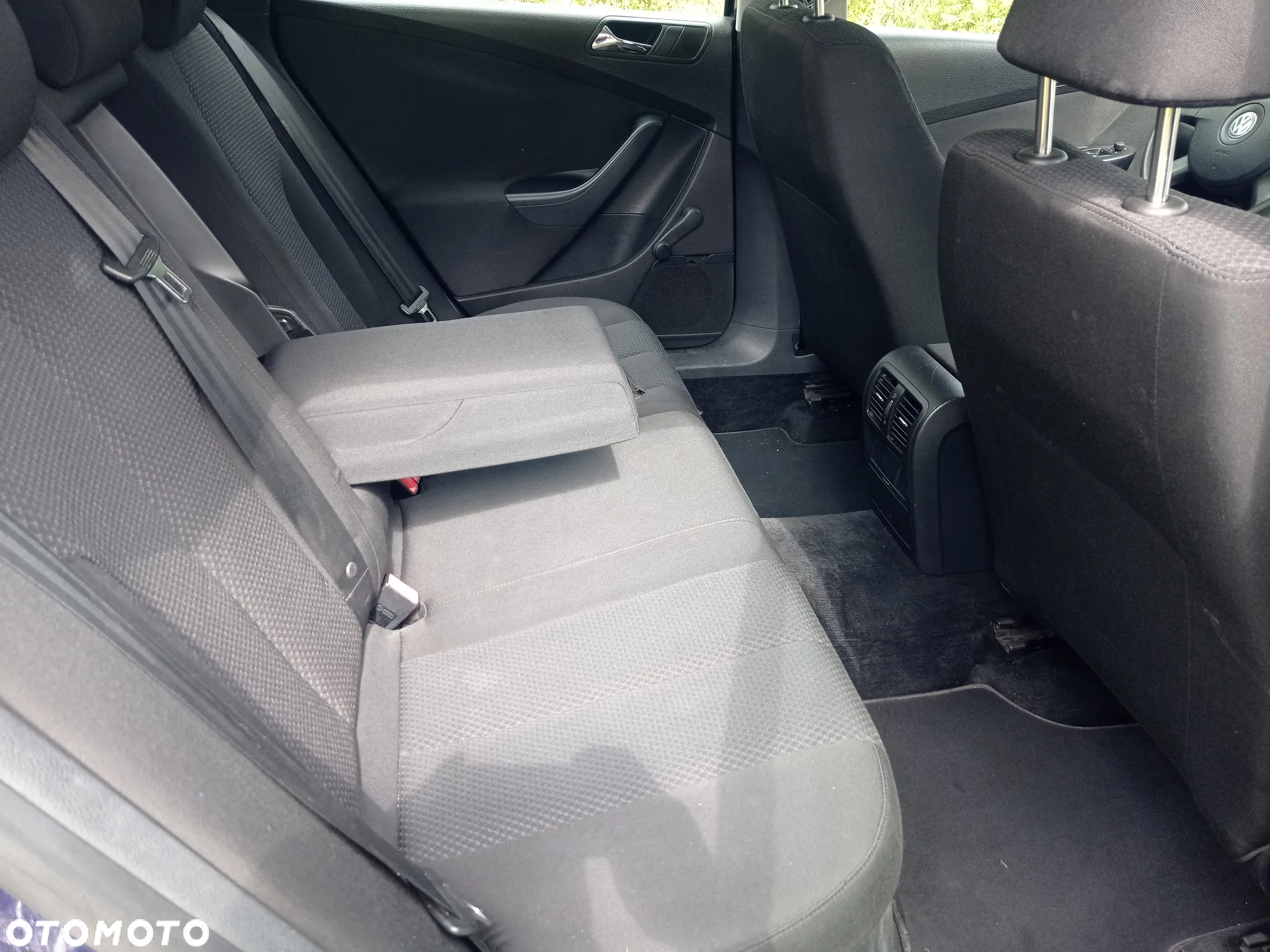 Volkswagen Passat - 14