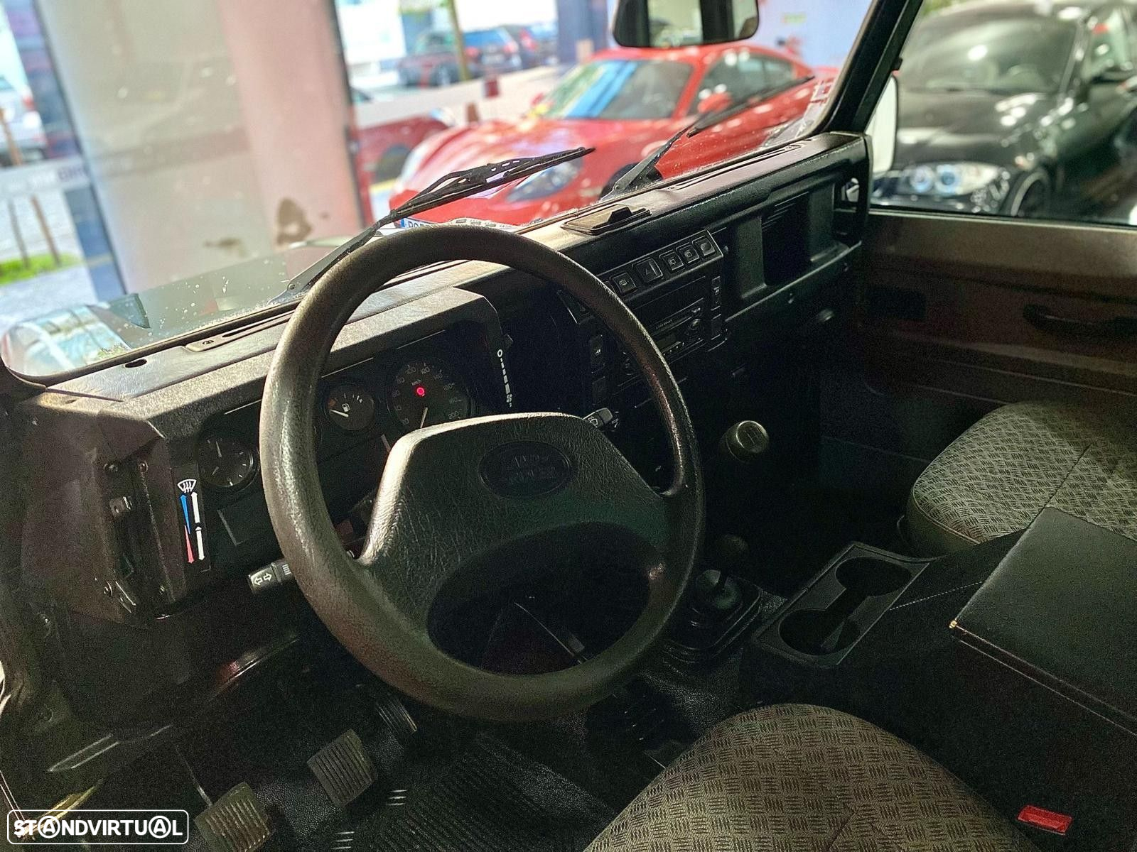 Land Rover Defender 90 2.5 TD5 Metal Top - 19