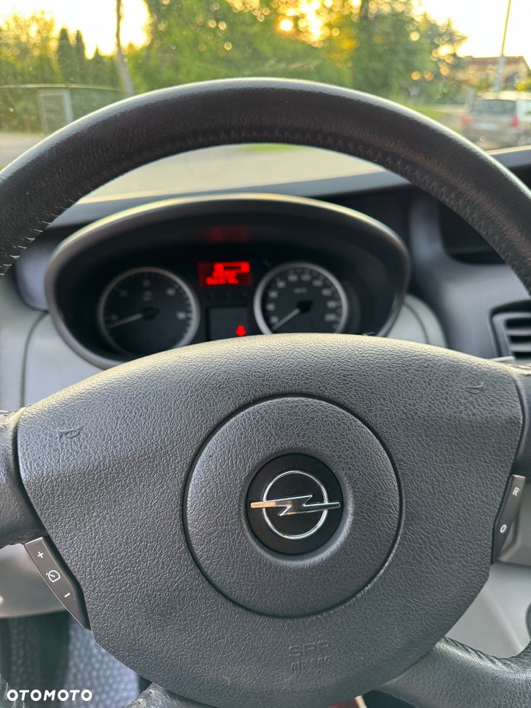 Opel Vivaro - 36