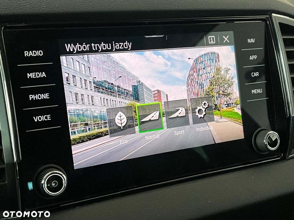 Skoda Karoq 2.0 TDI SCR 4x2 Style DSG - 25