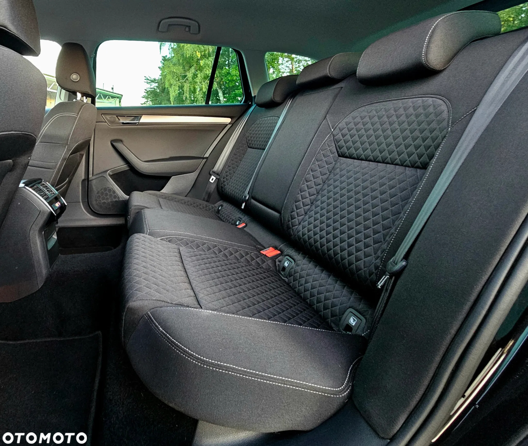 Skoda Superb Combi 2.0 TDI DSG Style - 16