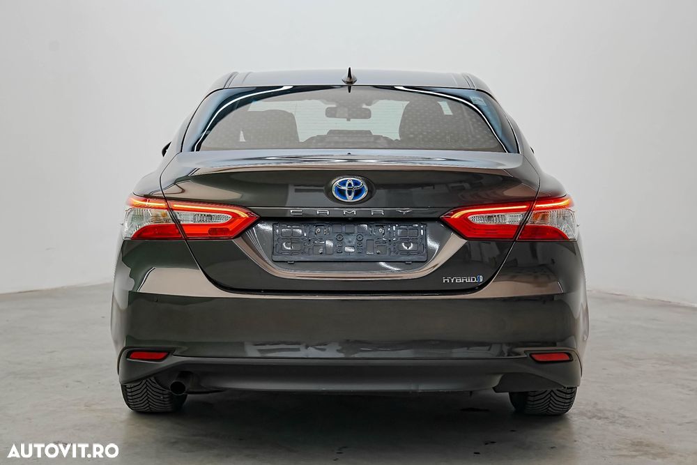 Toyota Camry Business Edition - 6