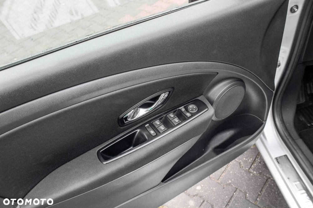 Renault Megane dCi 95 FAP Paris Business - 11