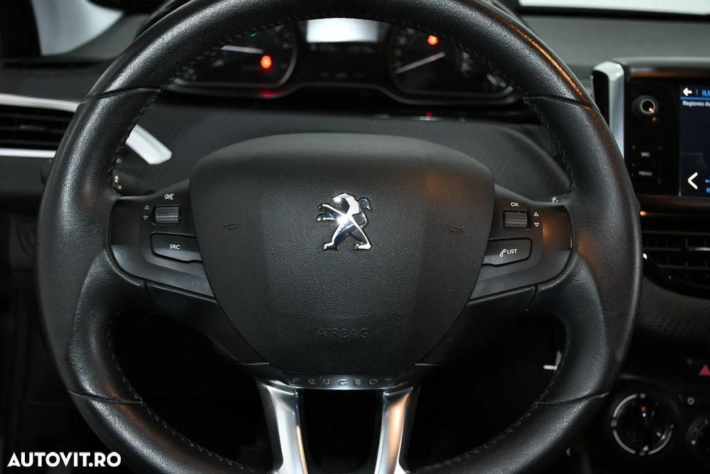 Peugeot 2008 PureTech 82 Style - 33