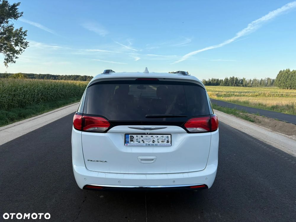 Chrysler Pacifica - 6