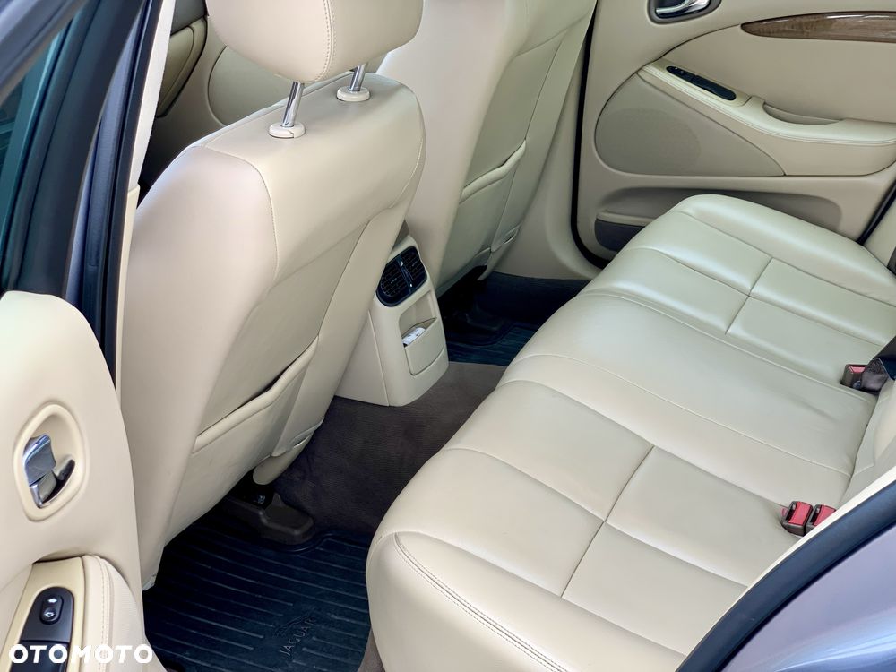 Jaguar S-Type - 6